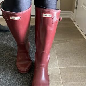 SOLD-Merlot Hunter Boots